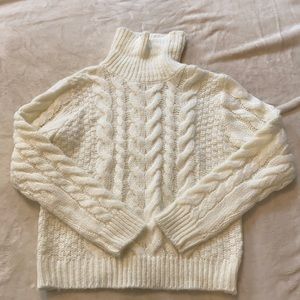 White turtle neck sweater